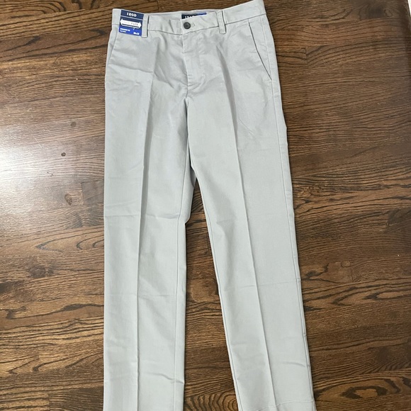 IZOD Pants Sportflex Men’s 30x32 Flat Front NWT - Picture 2 of 5